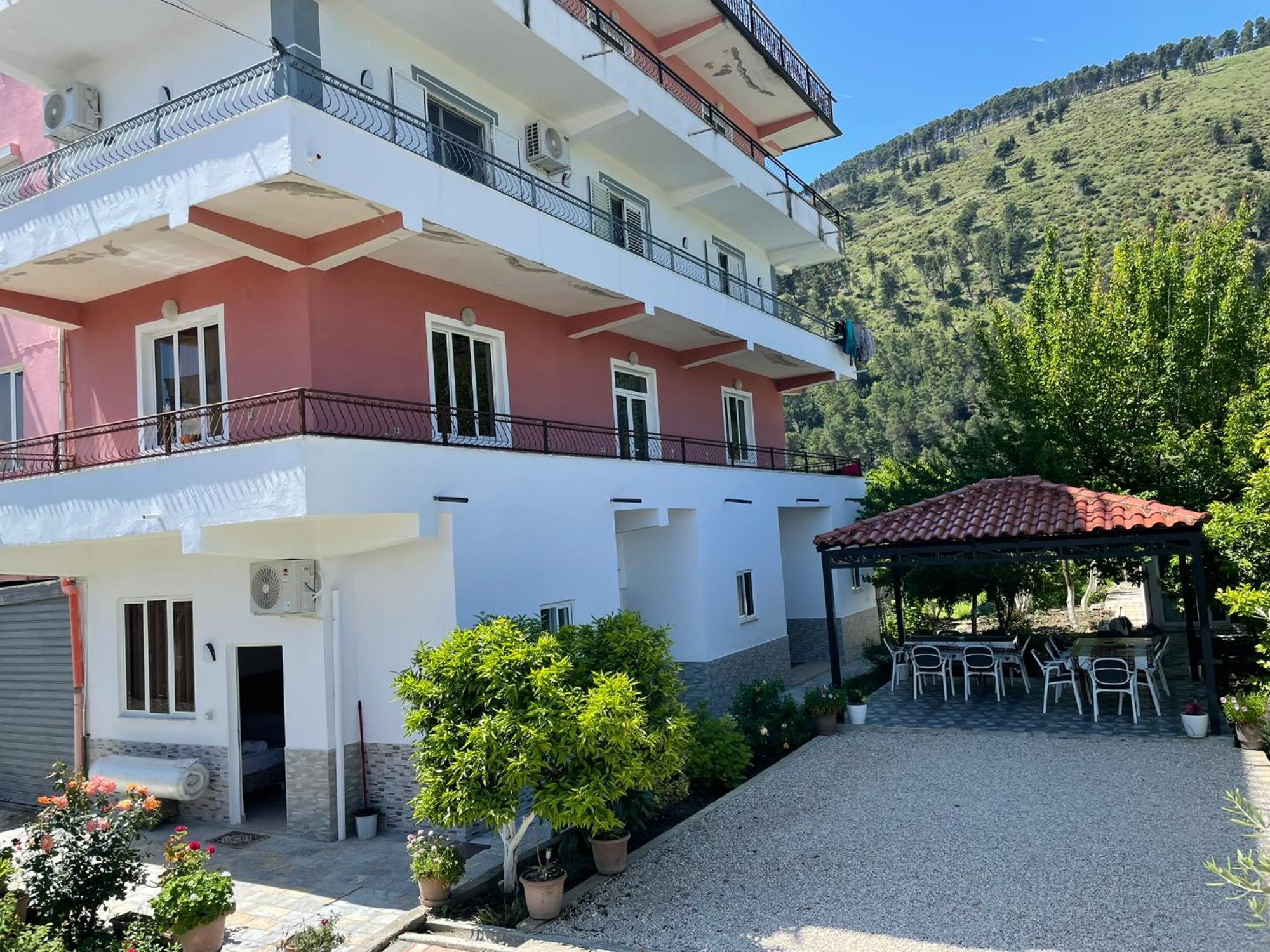 Villa Deart Berat Exteriör bild